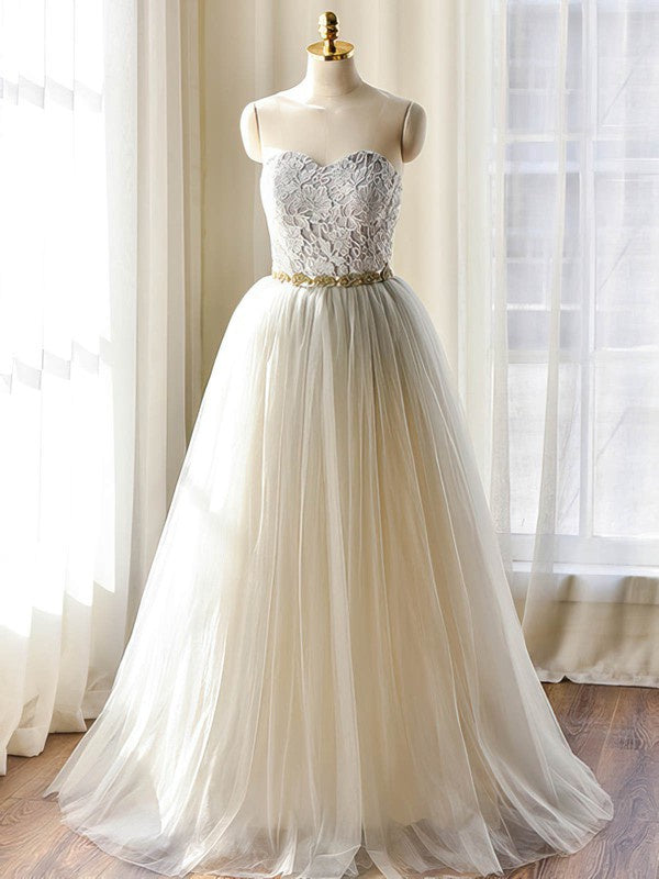 Beautiful Ball Gown Sweetheart Strapless Backless Tulle Floor-Length Wedding Dresses with Ribbon