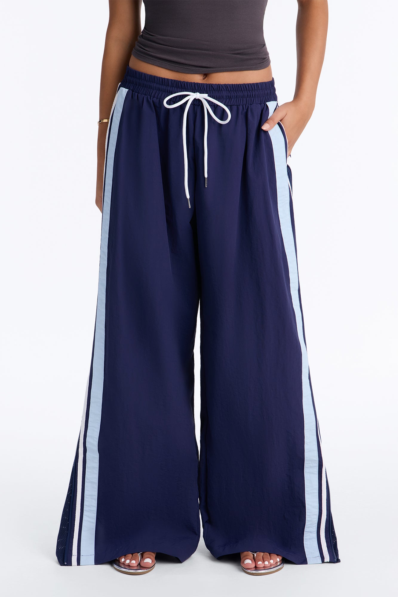 Amira Low Rise Side Zipper Wide Leg Pant - Blue/combo