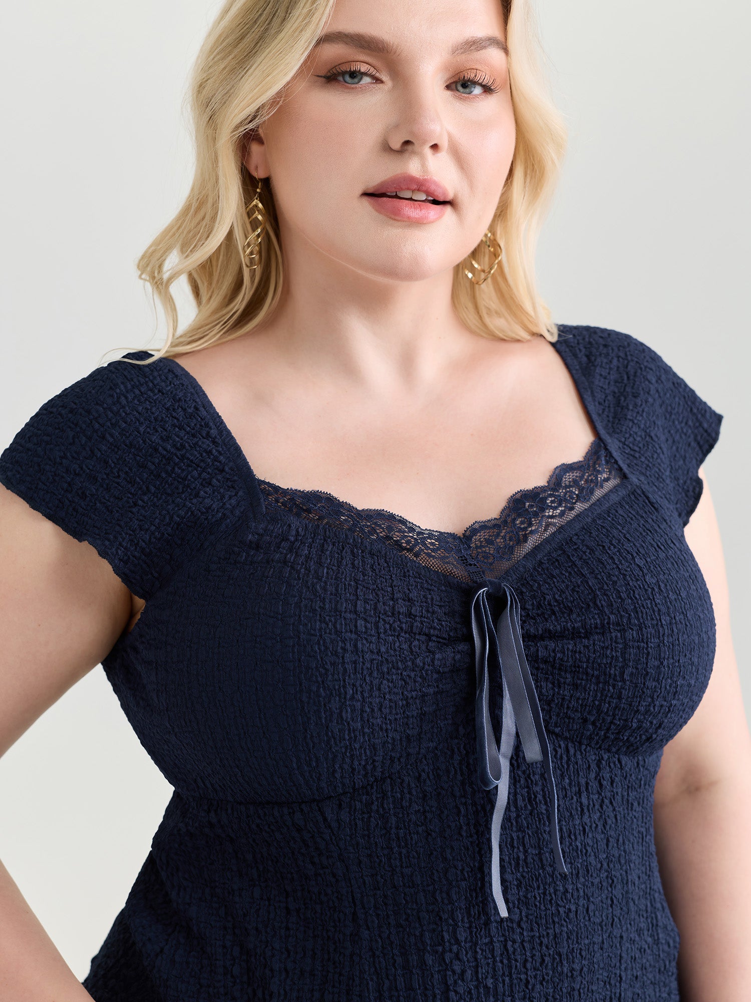 Textured Lace Trim Drawstring Fitted Top