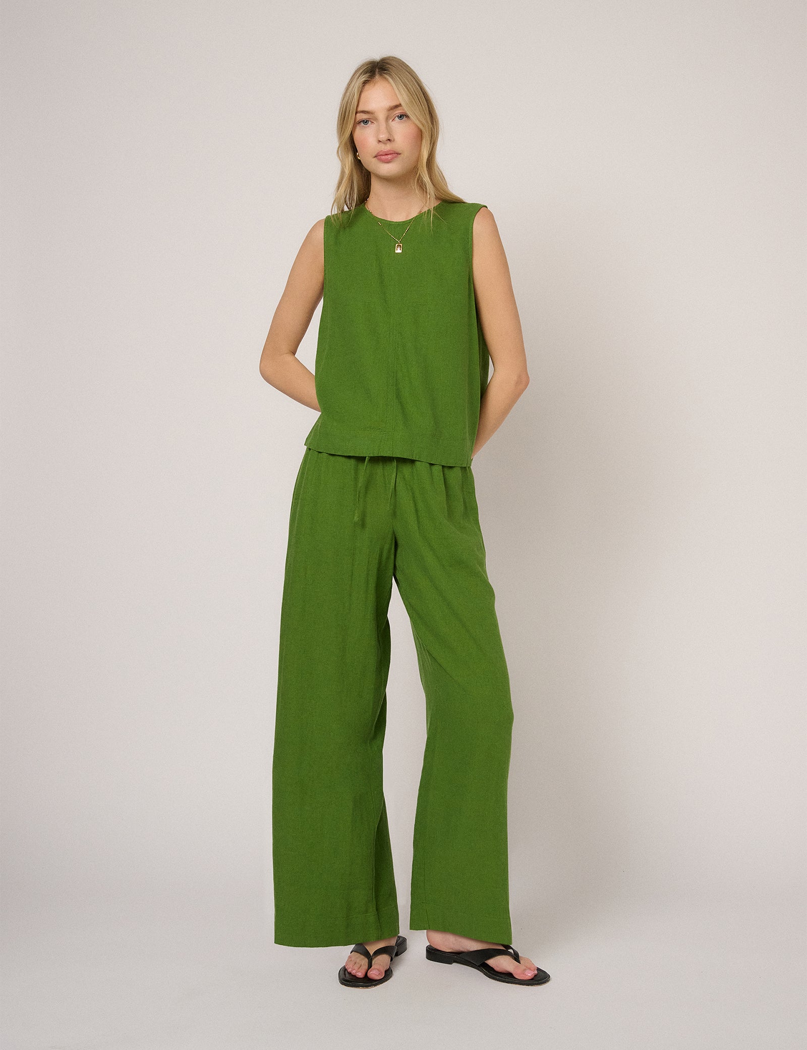 Green Linen-Rich Low Waisted Straight Leg Trousers