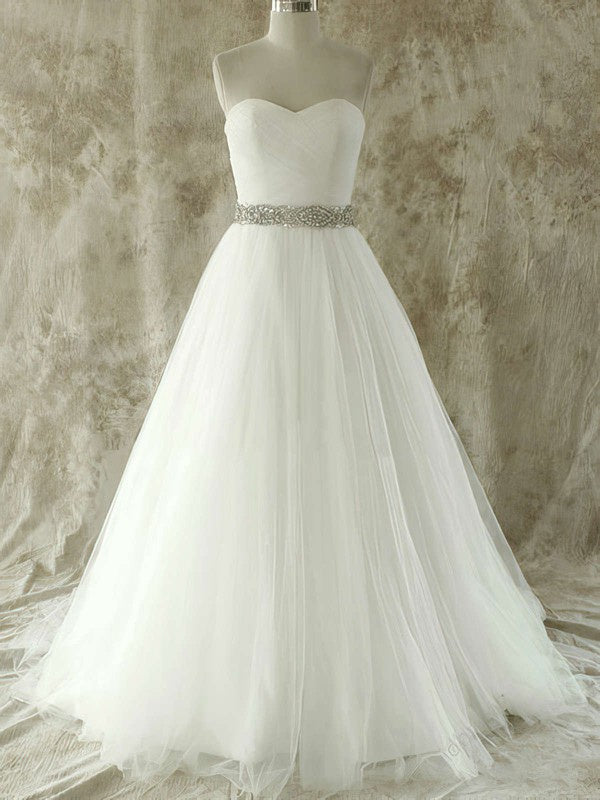 Deluxe Sweetheart Strapless Tulle Ball Gown Wedding Dresses with Court Train