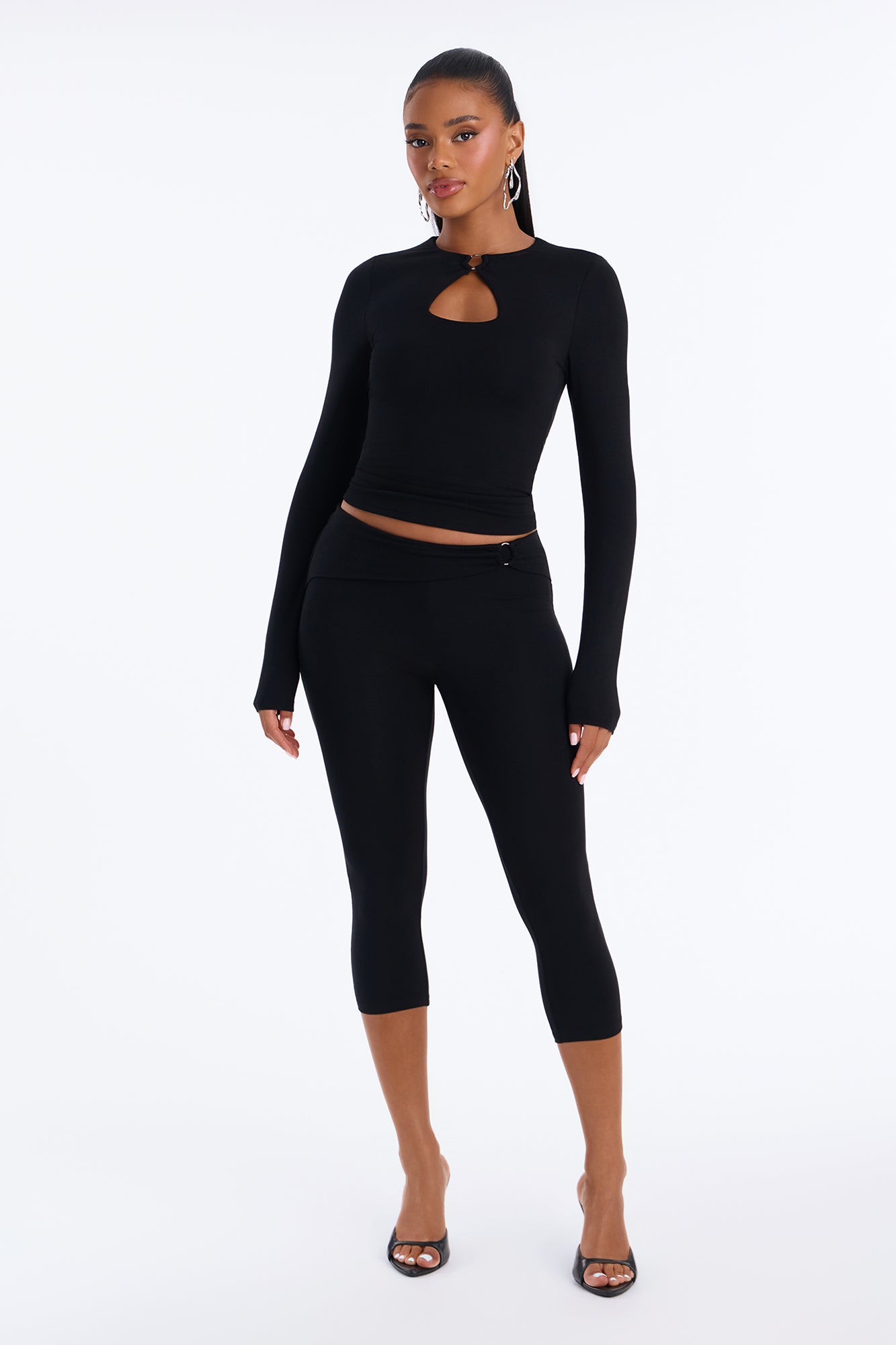 Moving Chic Capri Set - Black