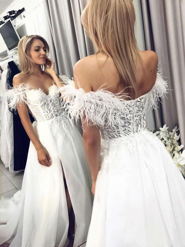 Elegant Off-The-Shoulder Sweetheart Split Front Tulle Sweep Train Wedding Dresses with Fur