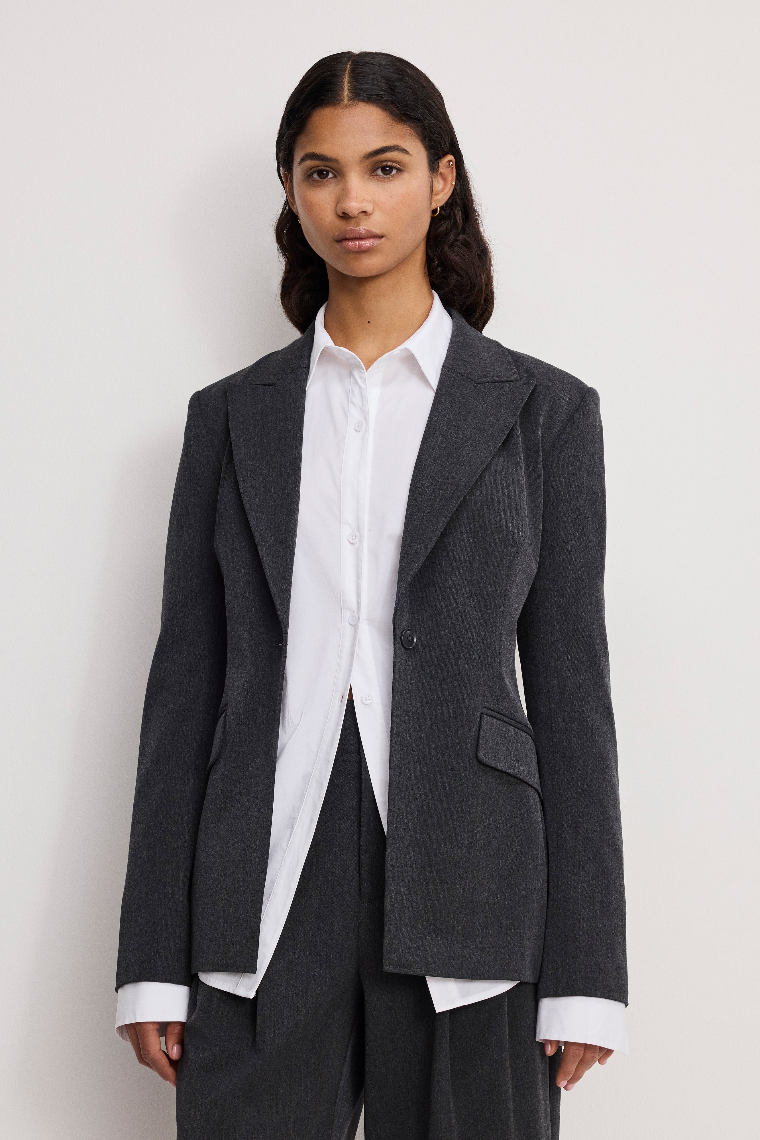 ESSENTIAL SUITING SCULPTED BLAZER | DARK HEATHER GRAY
