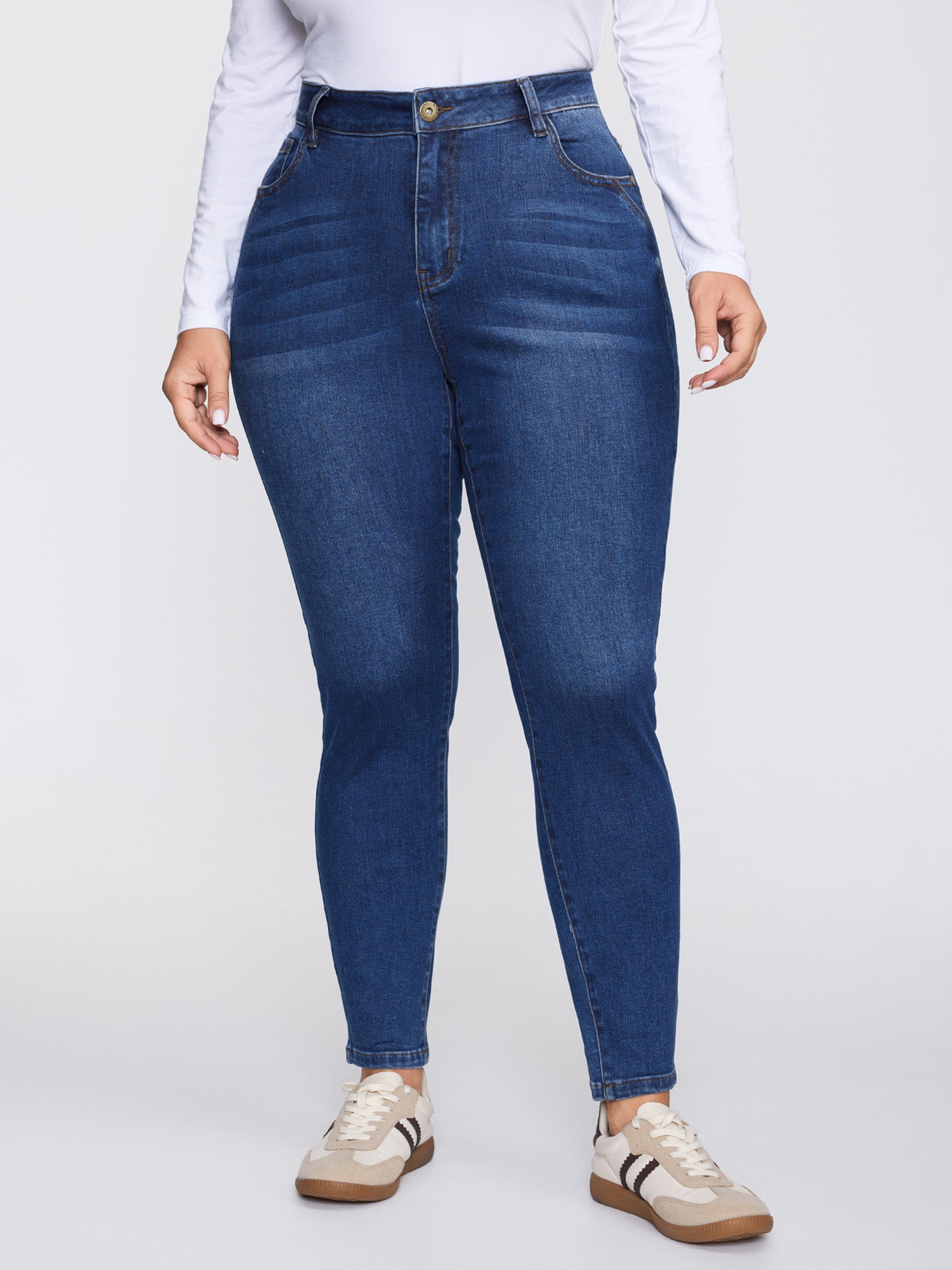 Everyday Moderate Stretch Skinny-Fit Cropped Jeans