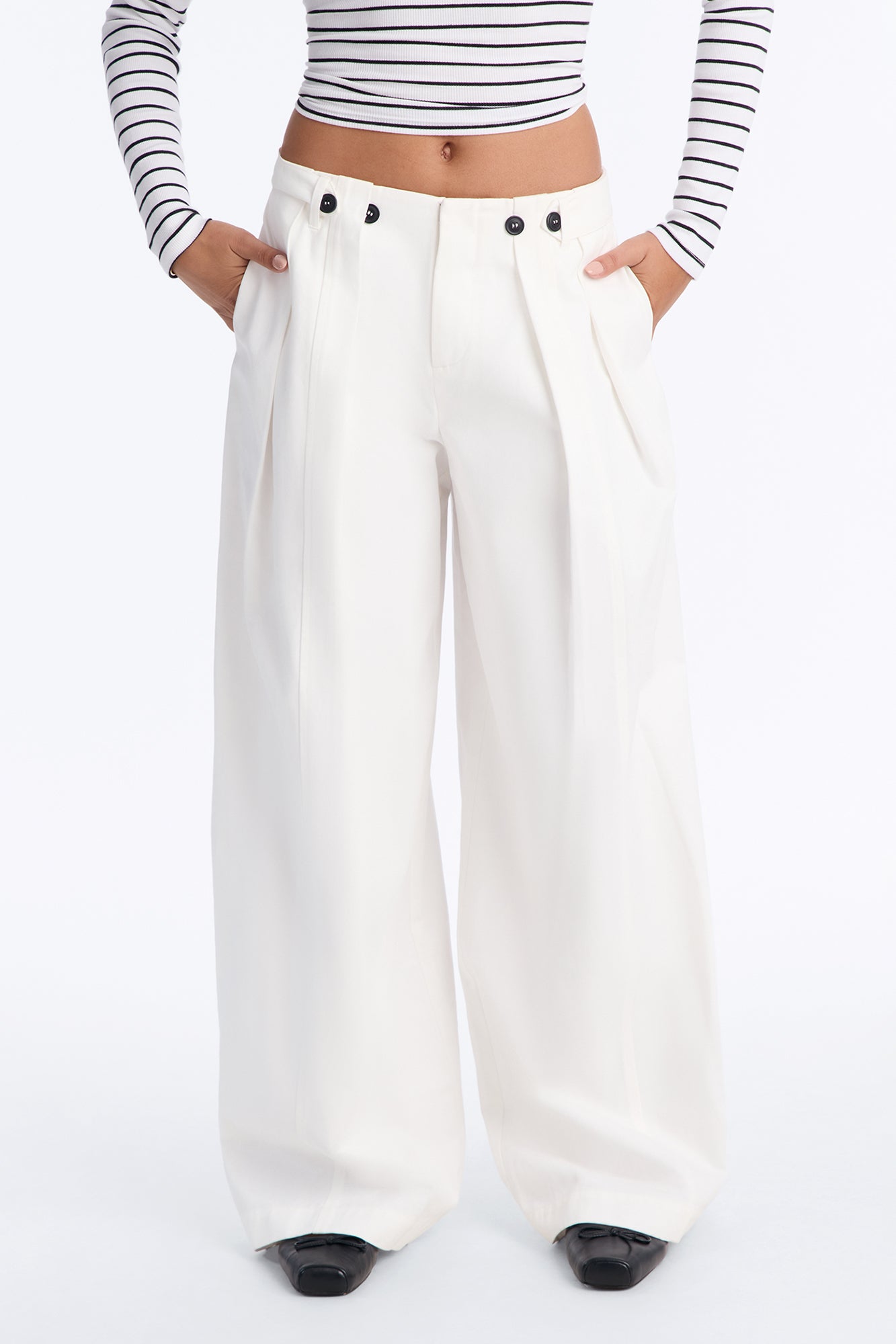 Wren Side Adjustable Tab Twill Wide Leg Pant - White