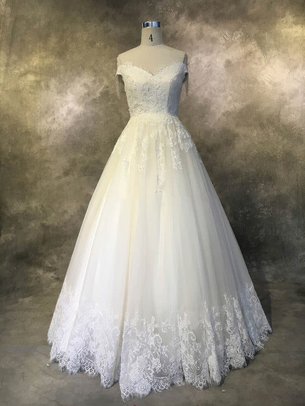 Sexy Off-The-Shoulder Tulle Court Train Ball Gown Wedding Dresses