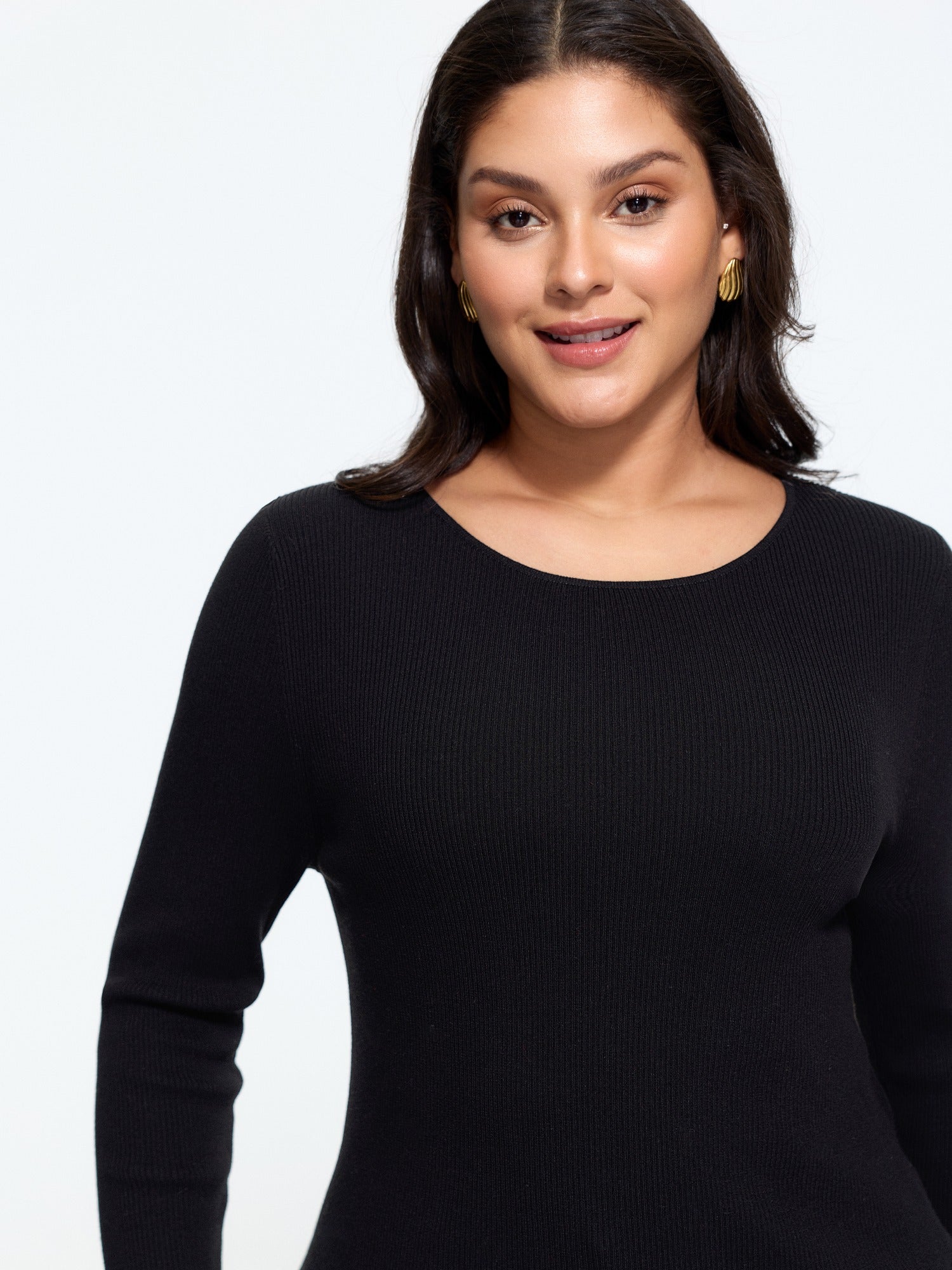 Round Neck Scalloped Wavy Hem Fitted Pullover