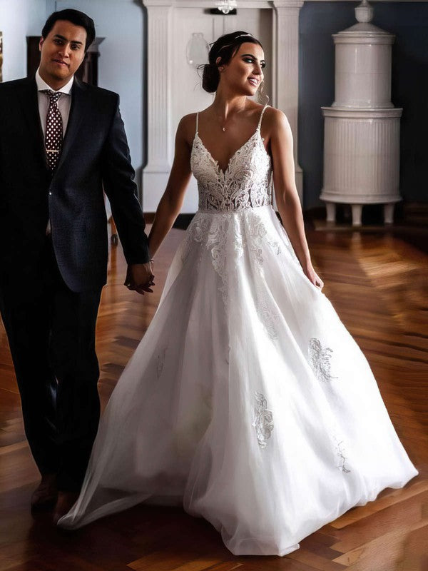 Chic Backless Sleeveless V-Neck Spaghetti Straps Tulle Sweep Train Wedding Dresses with Appliques