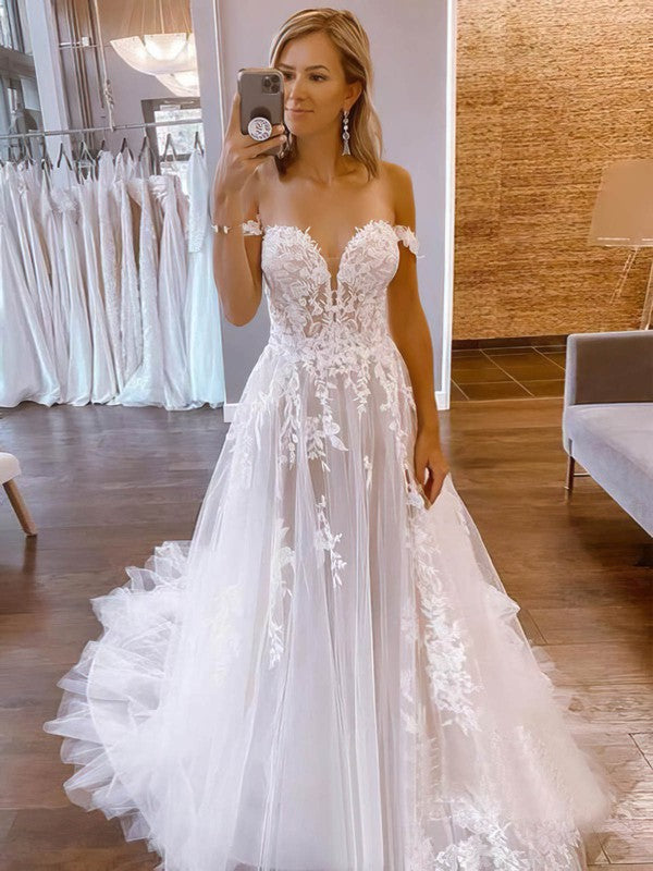 Deluxe Off-The-Shoulder V-Neck Lace Tulle Ball Gown Wedding Dresses with Appliques