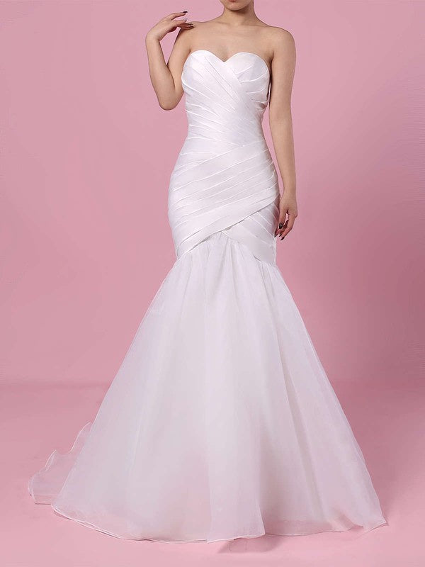 Gorgeous Trumpet Sweetheart Strapless Tulle Wedding Dresses with Ruffles