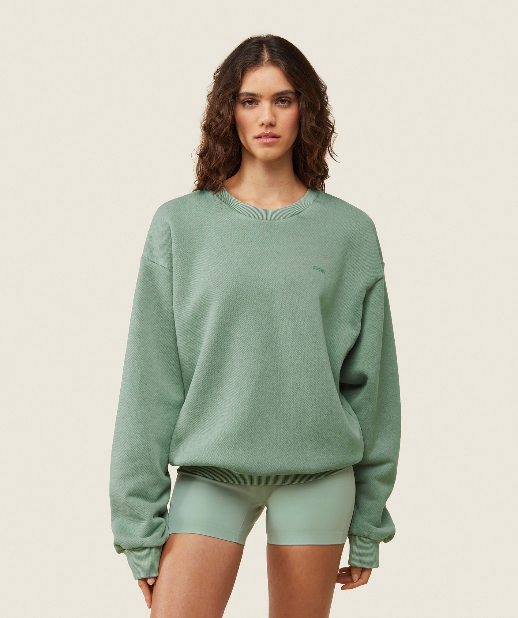 Gymshark everywear Relaxed Sweatshirt - Dollar Green/Pigment Garment Dye + Wash