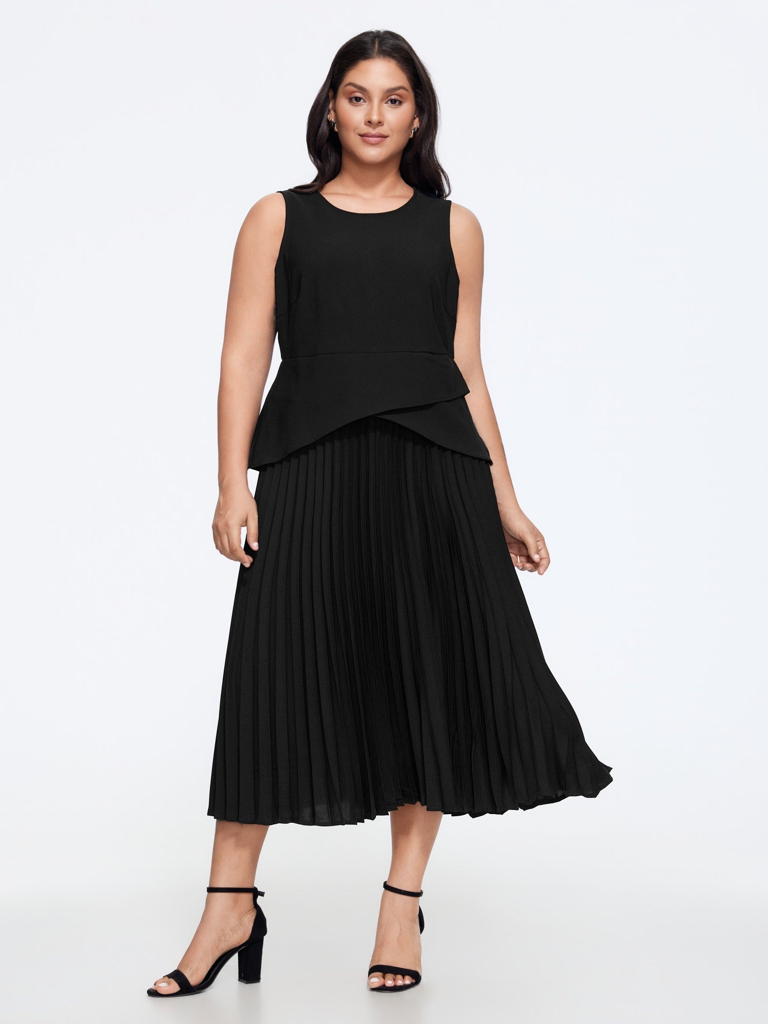 Round Neck Layer Pleated Sleeveless Midi Dress