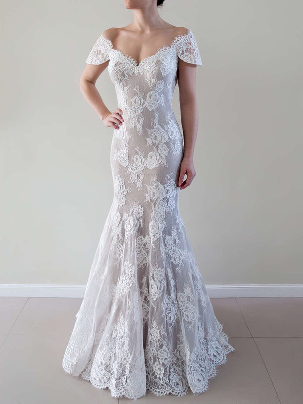 Fabulous Court Train Mermaid Off-The-Shoulder V-Neck Lace Wedding Dresses with Appliques