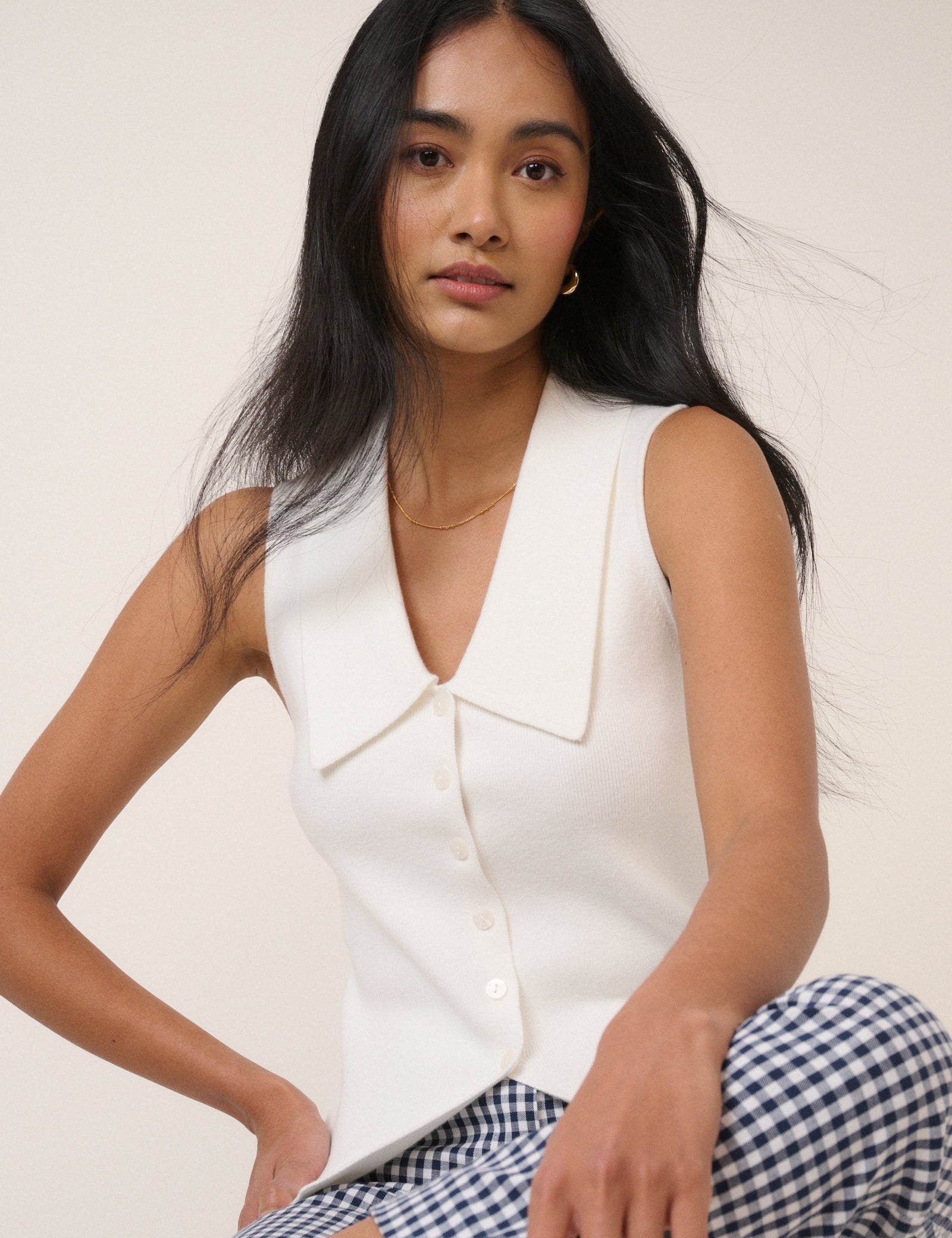 White Collared Detail Knitted Top