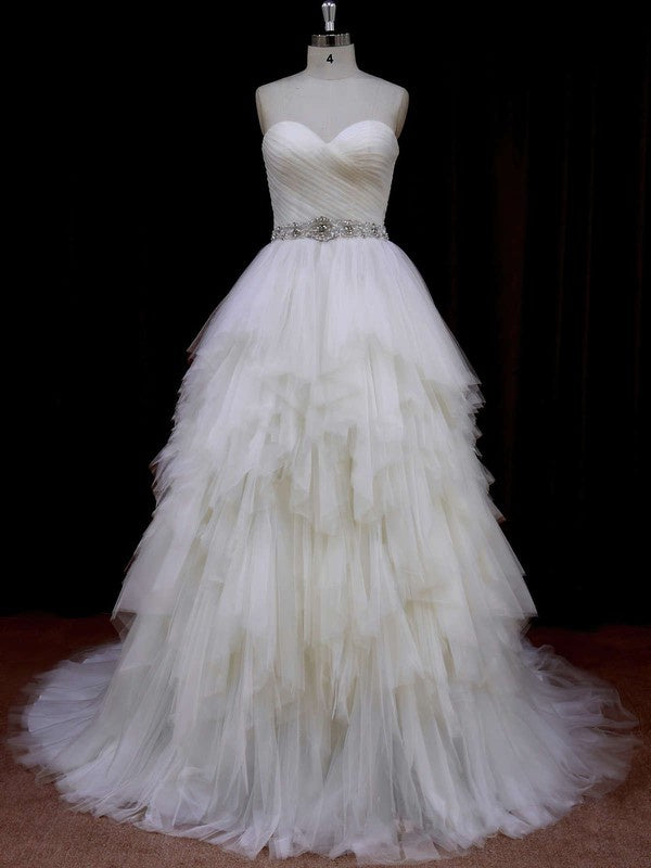 Gorgeous Tiered Sweetheart Strapless Ball Gown Tulle Wedding Dresses with Court Train