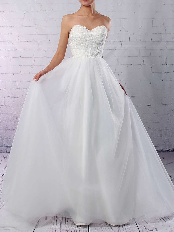 Stunning A-Line Sweetheart Strapless Tulle Wedding Dresses with Sweep Train