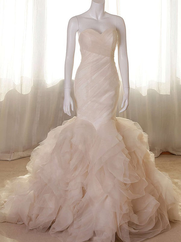 Beautiful Tiered Trumpet Sweetheart Tulle Court Train Wedding Dresses