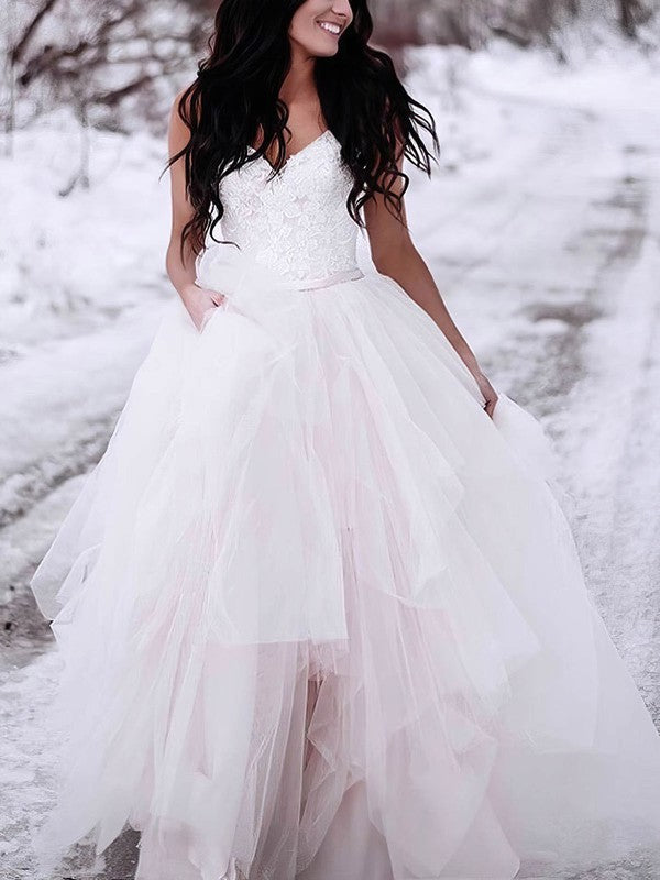 Beautiful V-Neck Sleeveless Tulle Lace Ball Gown Wedding Dresses