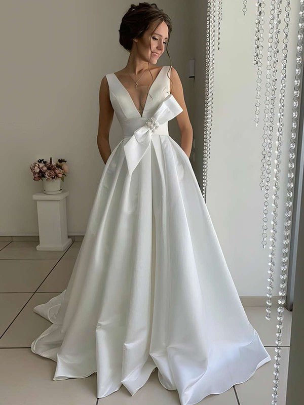 Fabulous V-Neck Sleeveless Straps Satin A-Line Sweep Train Wedding Dresses with Pockets