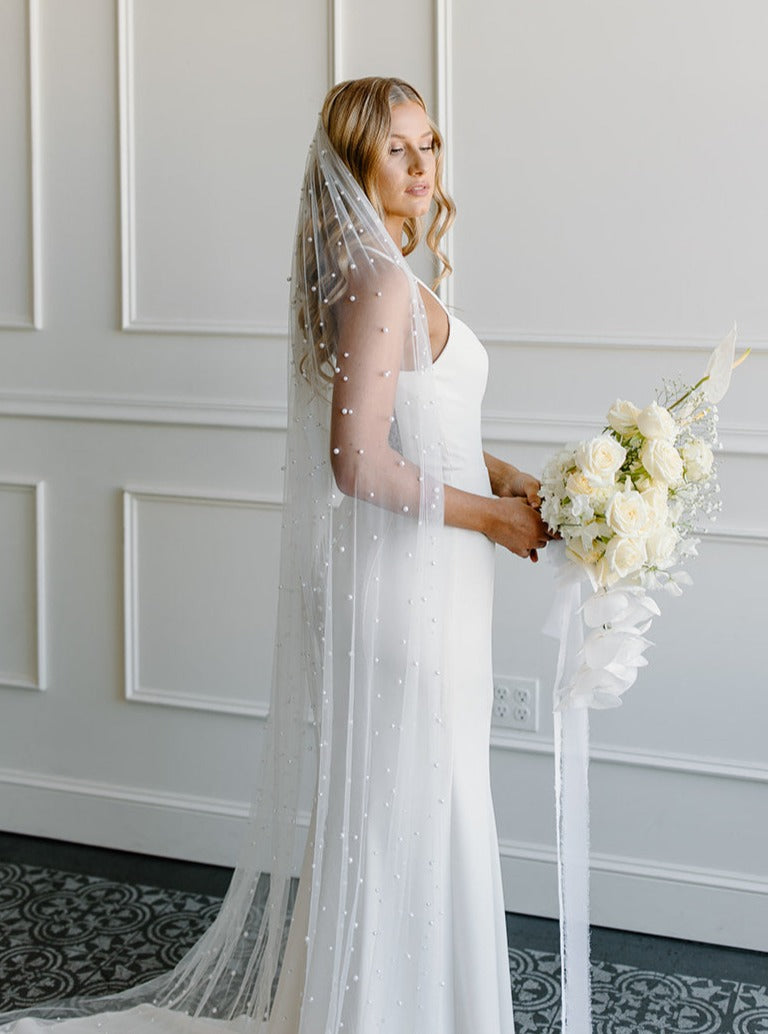 Dramatic Pearl Veil