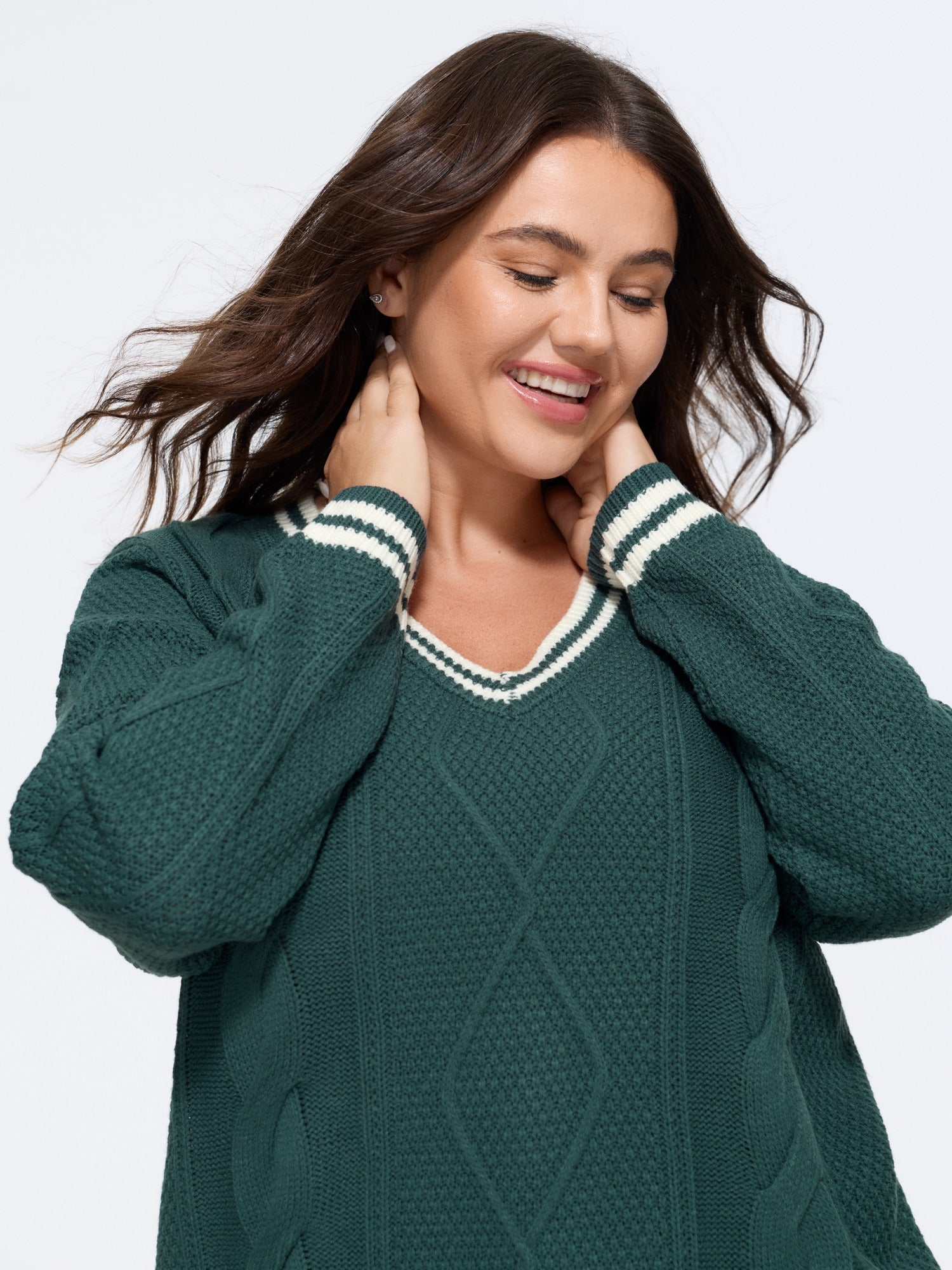 V‑Neck Contrast Striped Cuff Cable Knit Pullover