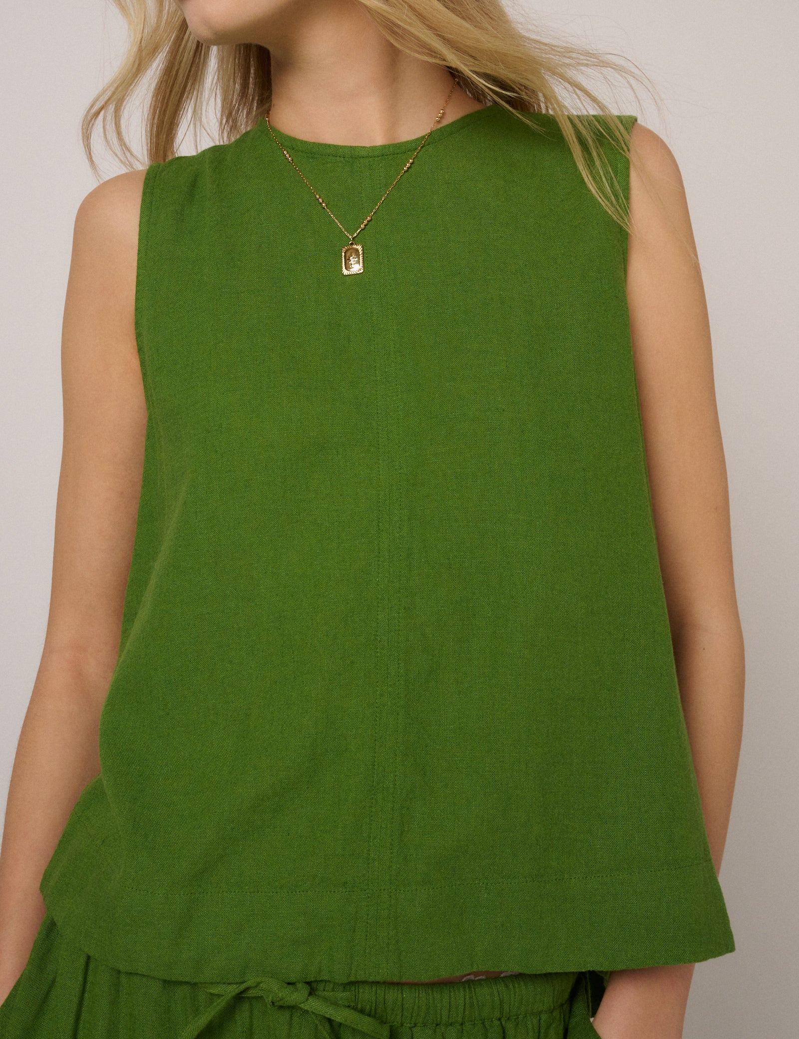 Green Linen-Rich Sleeveless Swing Top