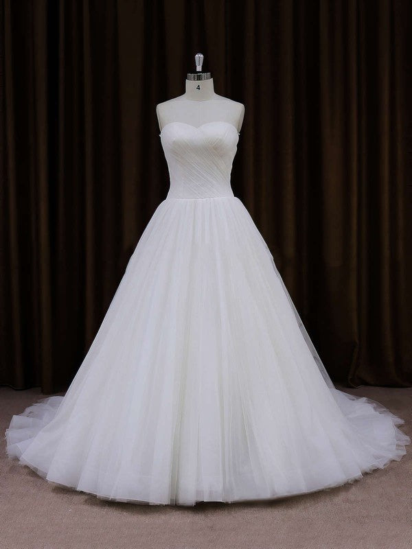 Stunning Strapless Ball Gown Sweetheart Tulle Court Train Wedding Dresses with Ruffles