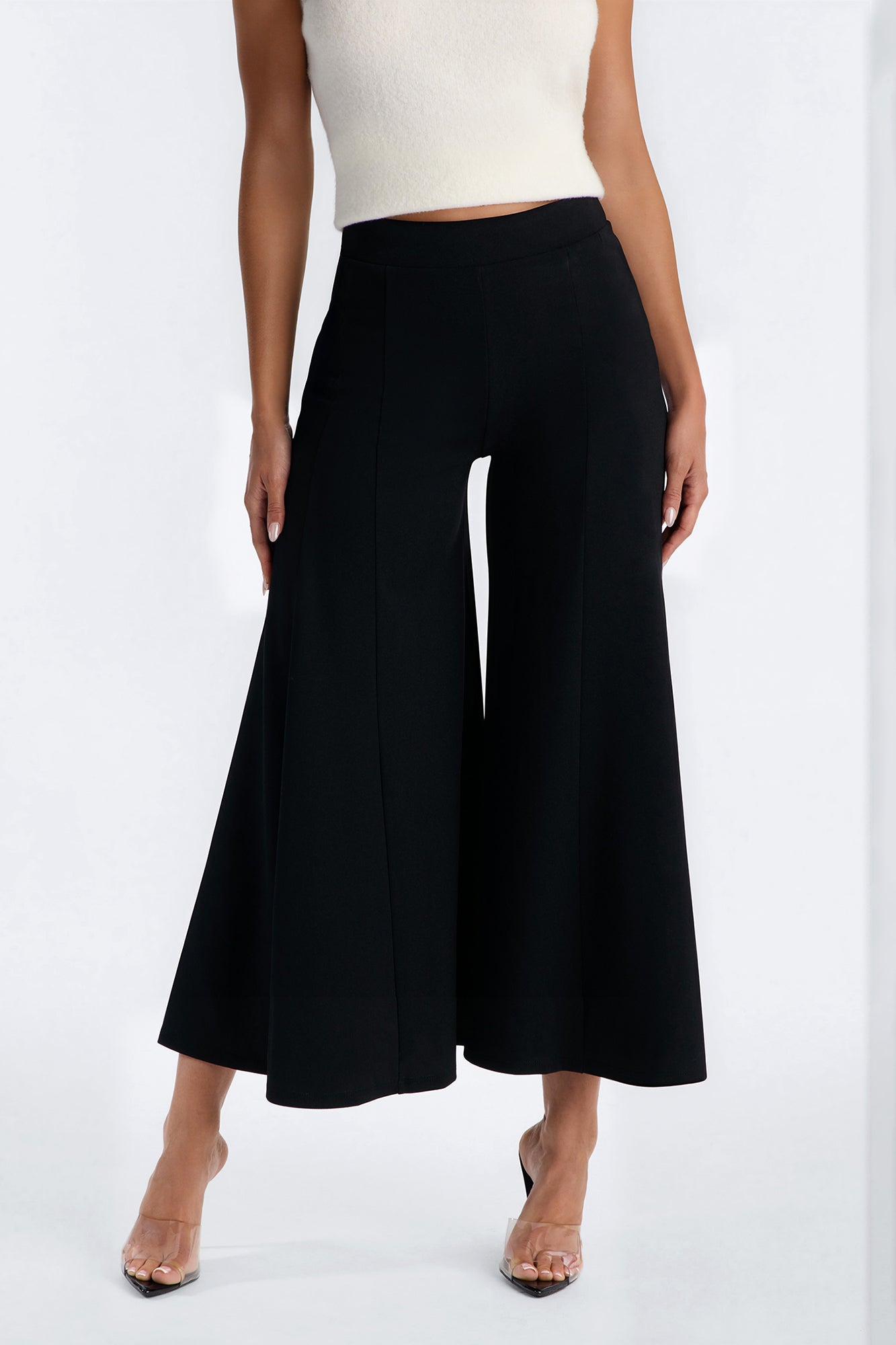 Clara Mid Rise Pull On Culotte Trouser - Black