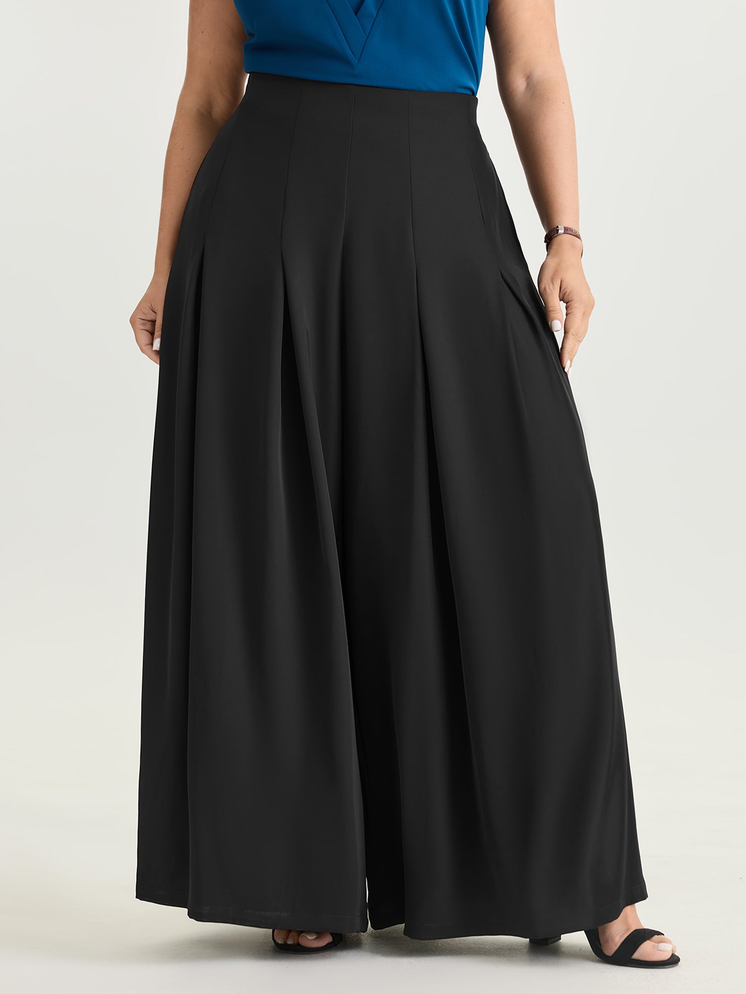 Classic Pleated Wide-Leg Pants