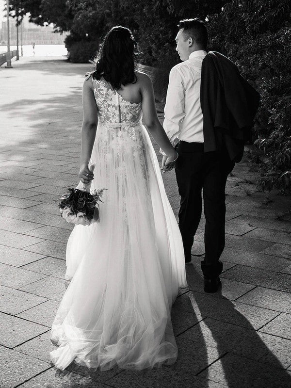 Trendy A-Line One Shoulder Sleeveless Tulle Wedding Dresses with Court Train