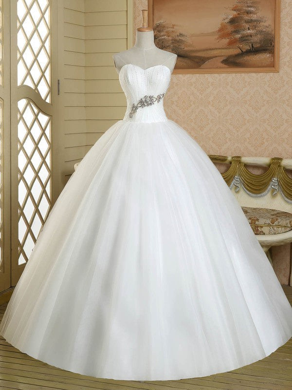 Fashionable Strapless Sweetheart Floor-Length Tulle Ball Gown Wedding Dresses