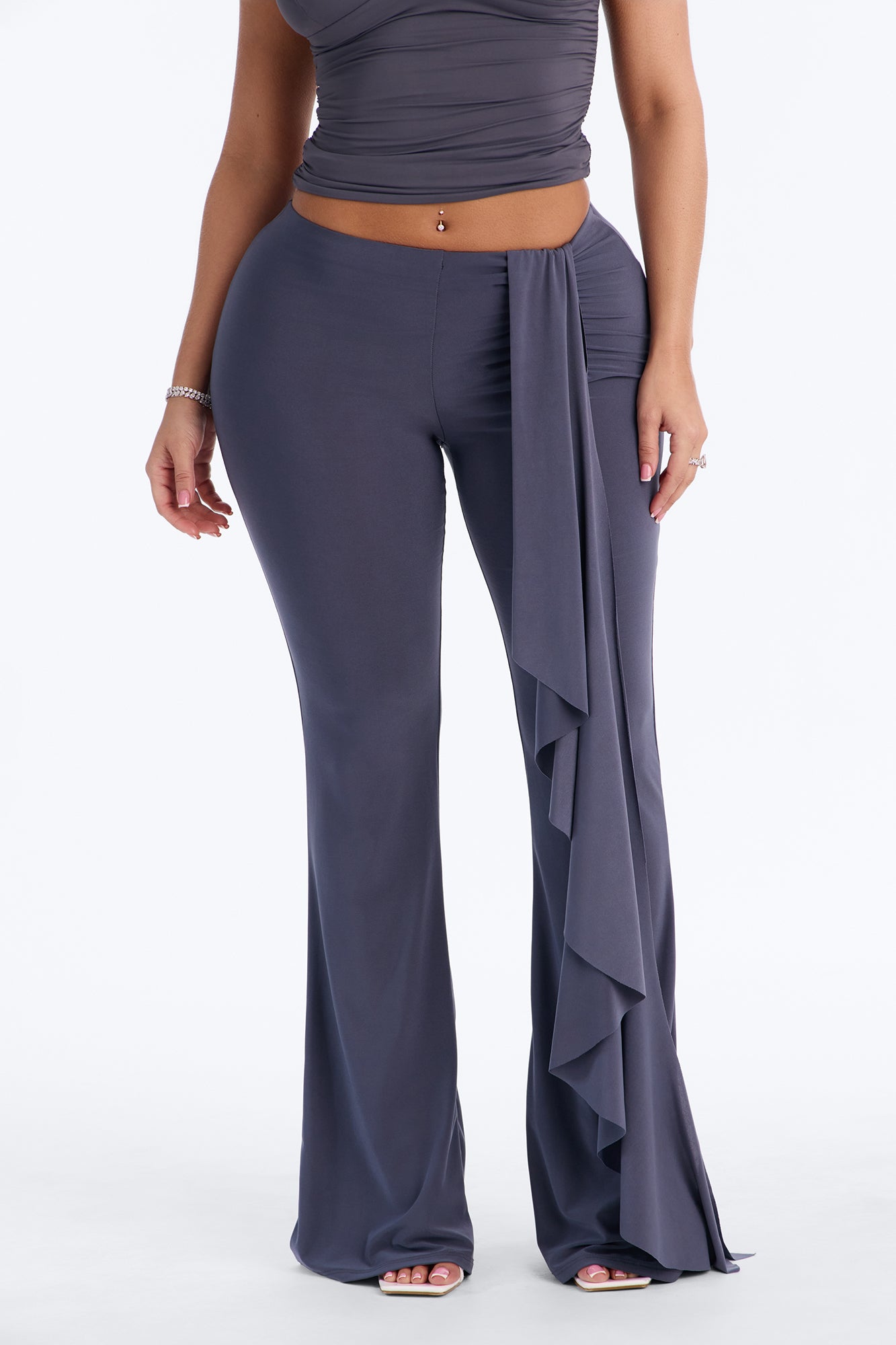 Yumi Low Rise Ruffle Trim Flare Pant - Charcoal