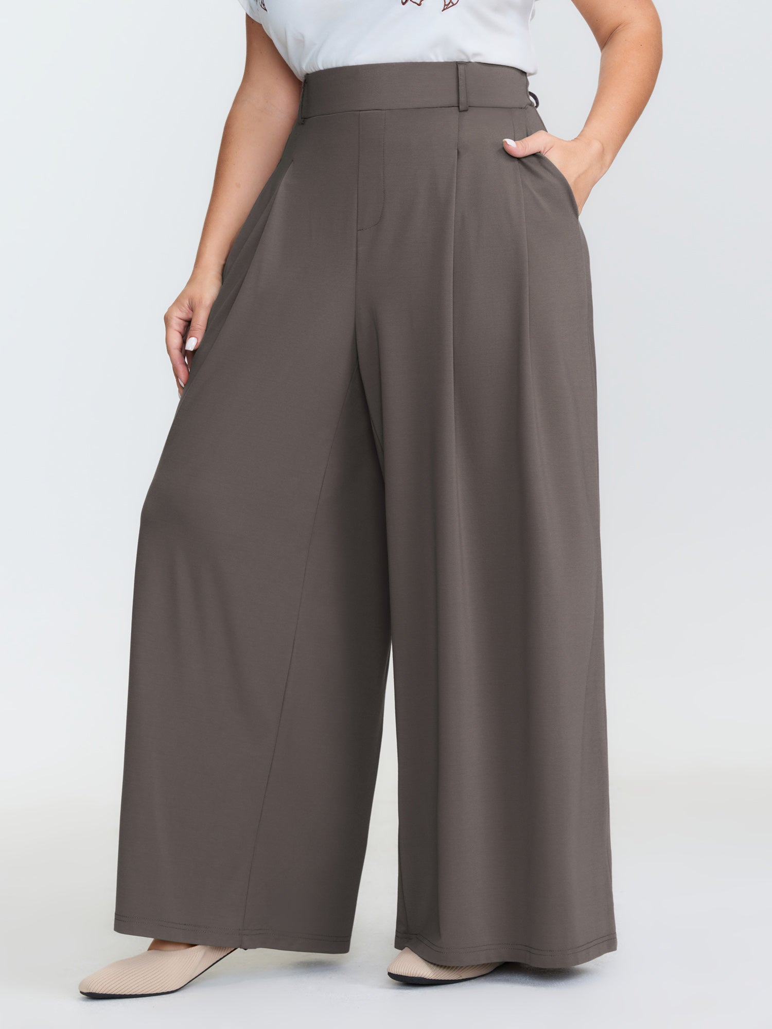 Supersoft Pleated Stretchy Pants