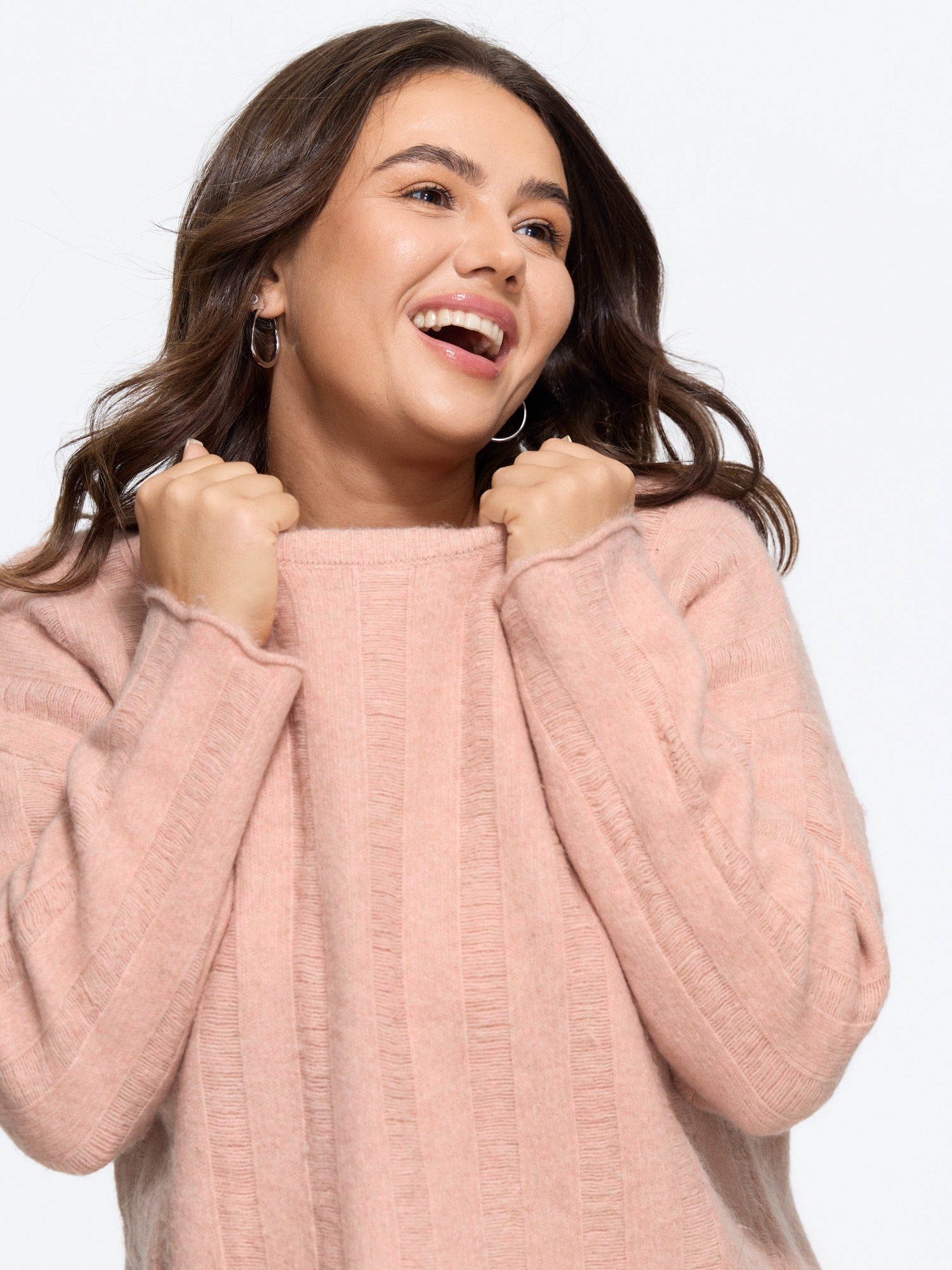Textured Round Neck Scalloped Hem Pullover