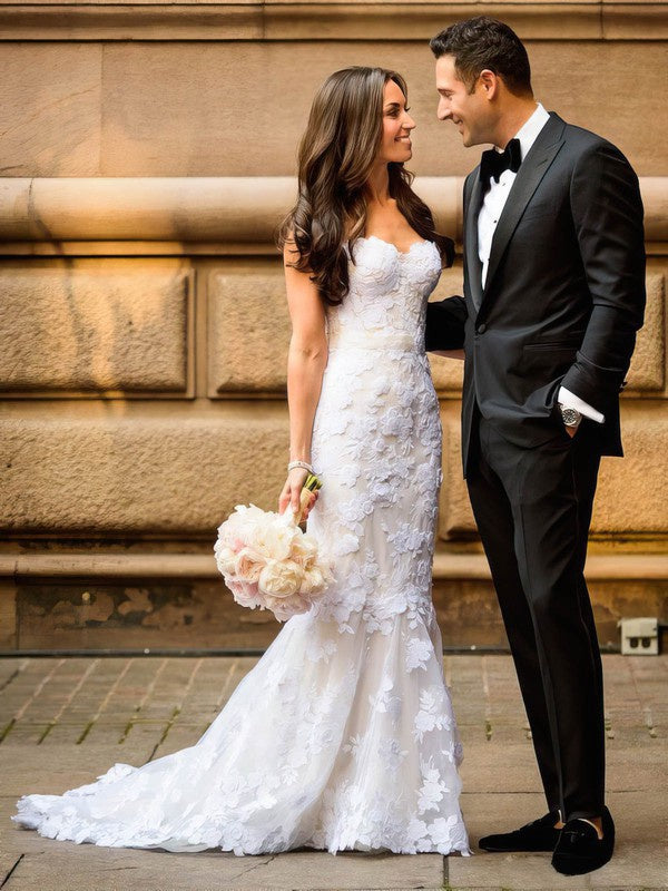 Glamorous Mermaid Sweetheart Strapless Lace Sweep Train Wedding Dresses