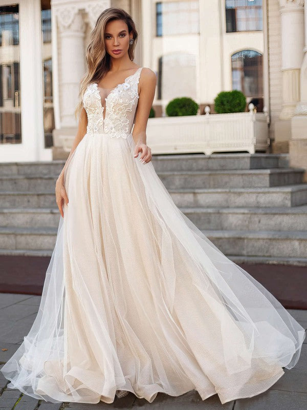 Trendy V-Neck Sleeveless Tulle Court Train Lace Wedding Dresses