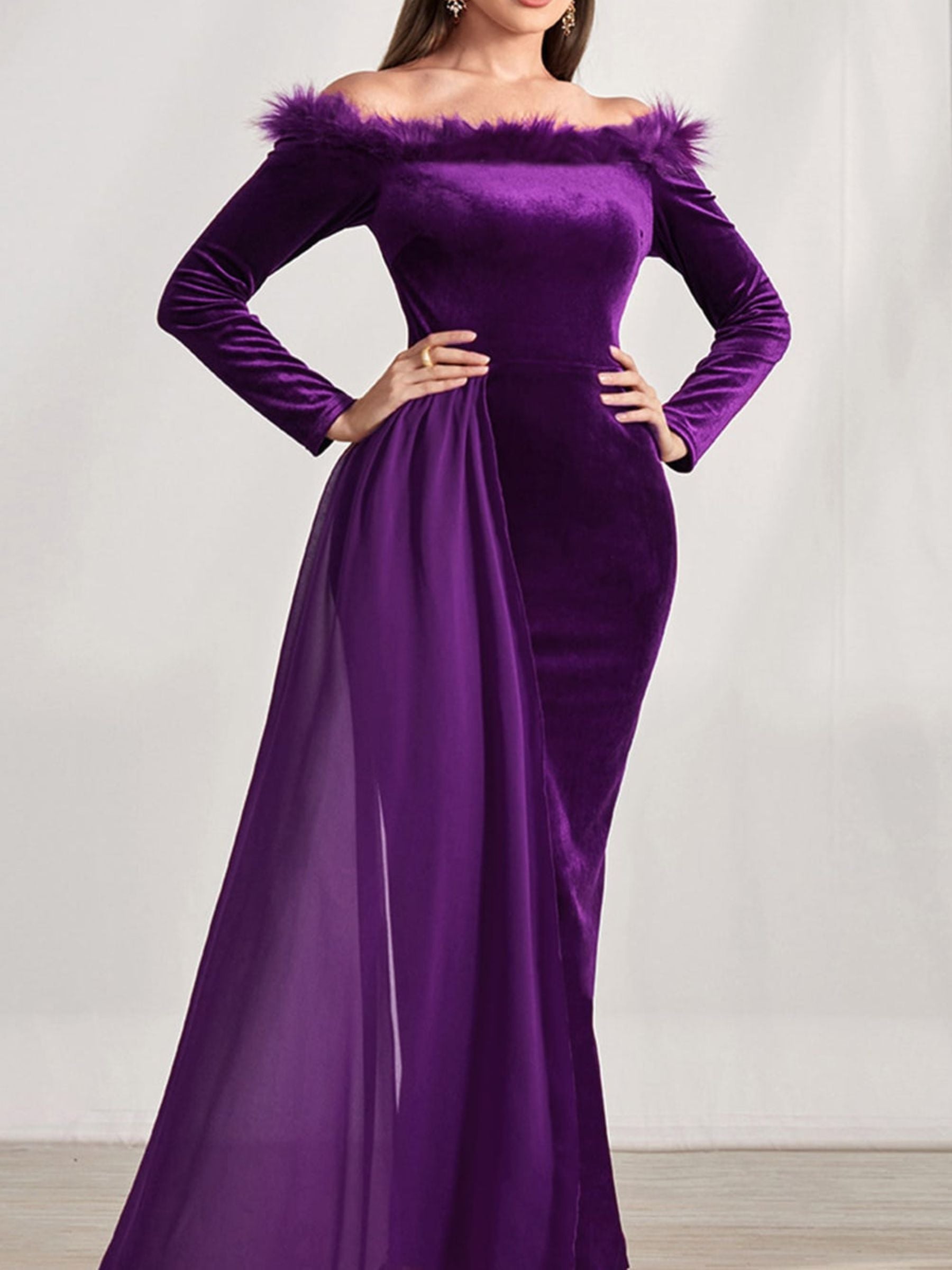 Off-the-Shoulder Asymmetrical Long Sleeve Sheath/Column Dress with Feather for Mother of the Bride & Groom