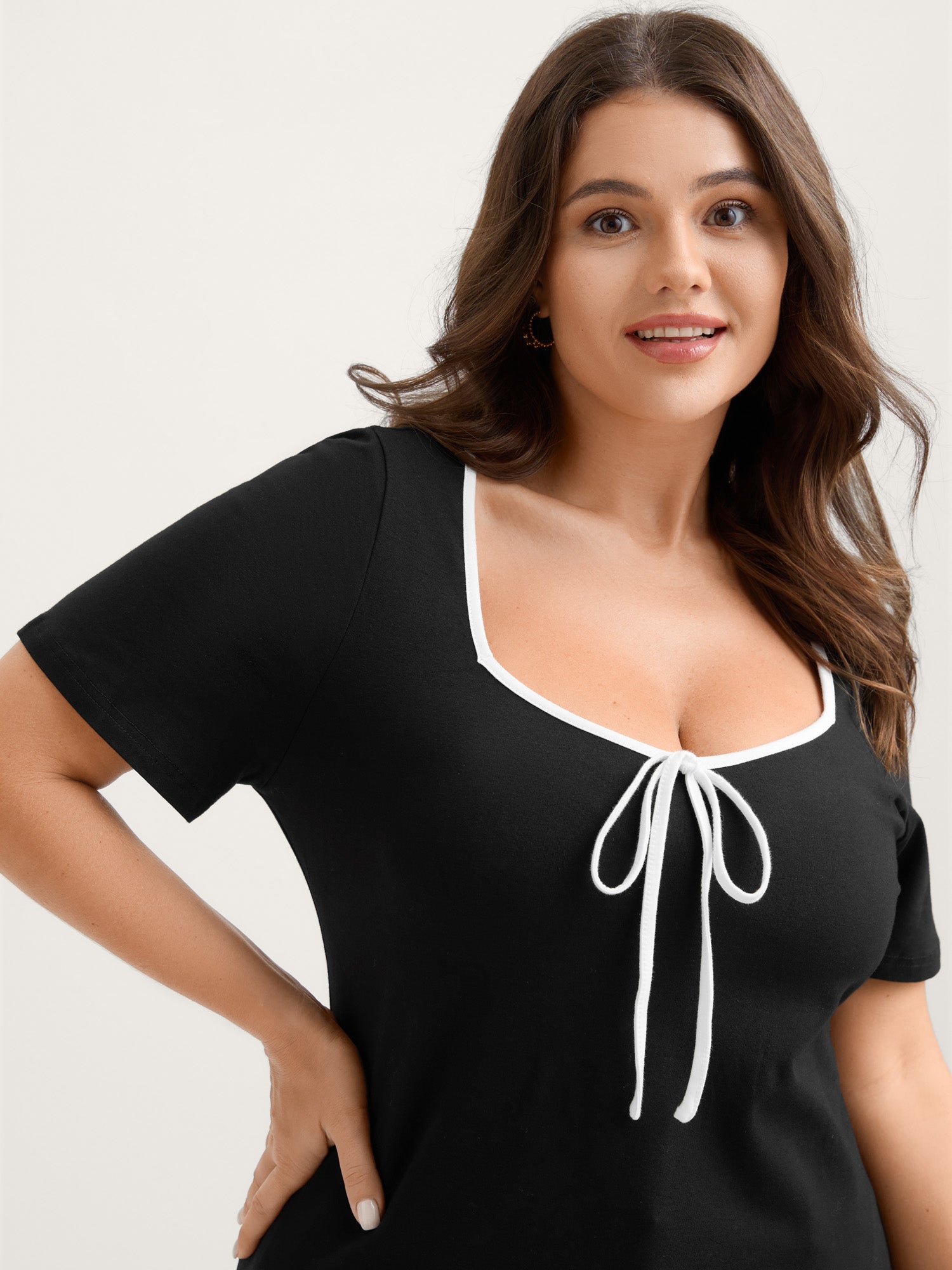 Square Neck Contrast Trim Tie Knot T-Shirt