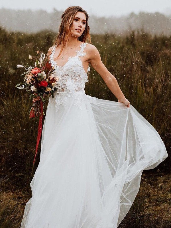 Tredny A-Line V-Neck Tulle Lace Sweep Train Wedding Dresses with Appliques