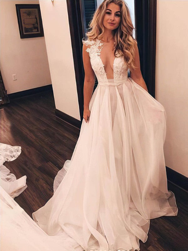 Fashionable V-Neck Sleeveless Tulle A-Line Wedding Dresses