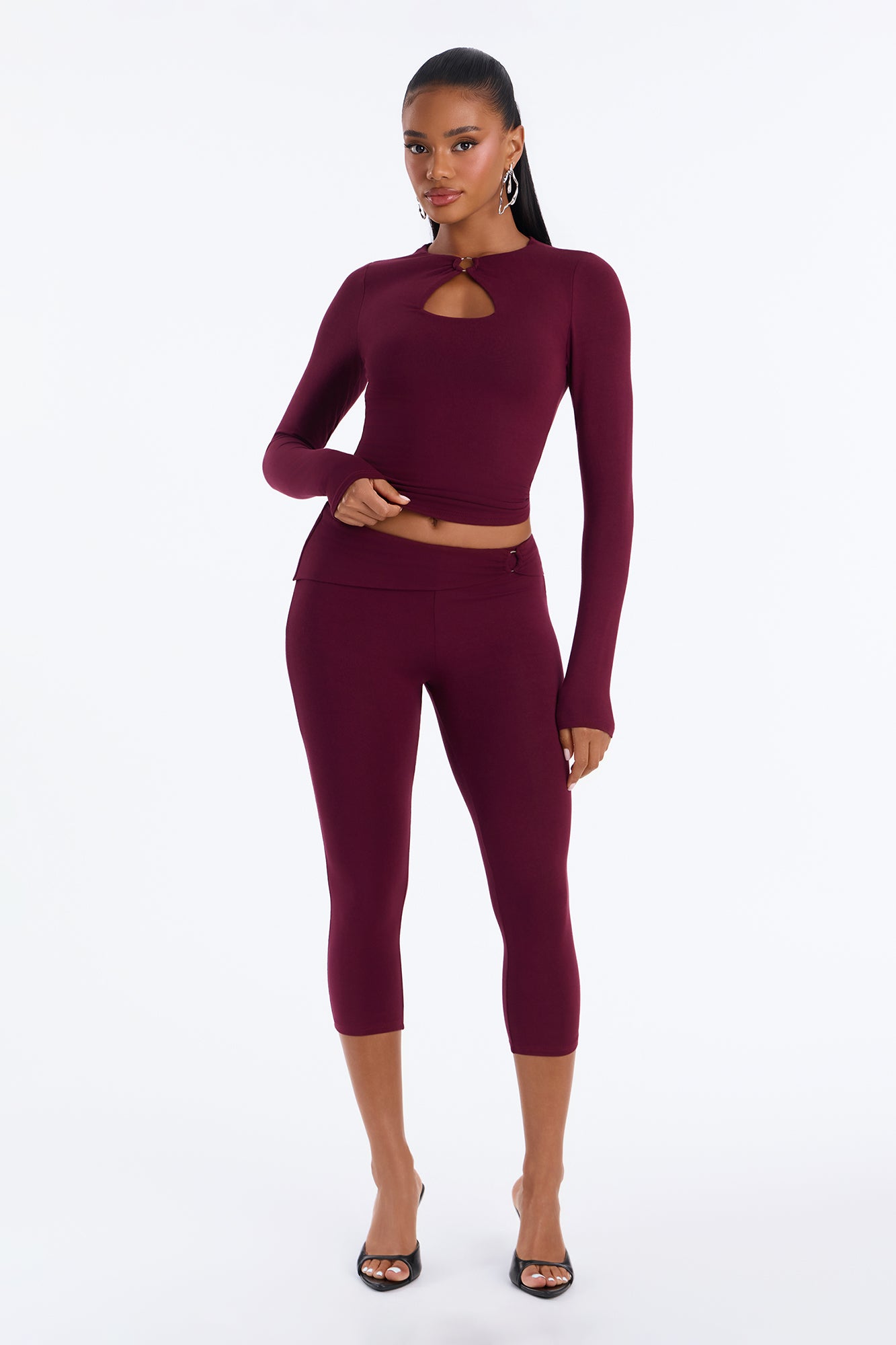 Moving Chic Capri Set - Burgundy