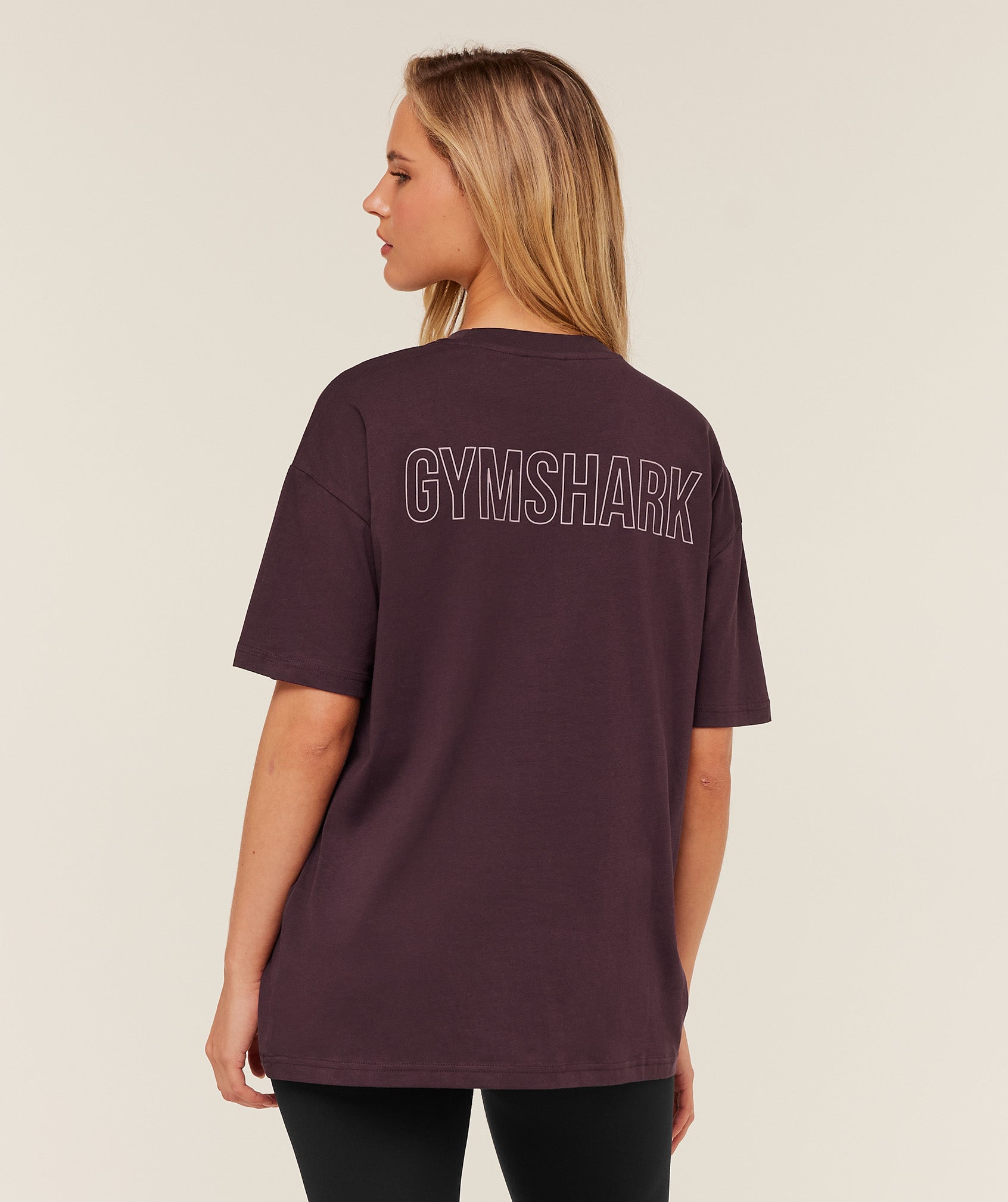 Gymshark Trace Graphic Oversized T-Shirt - Cherry Purple
