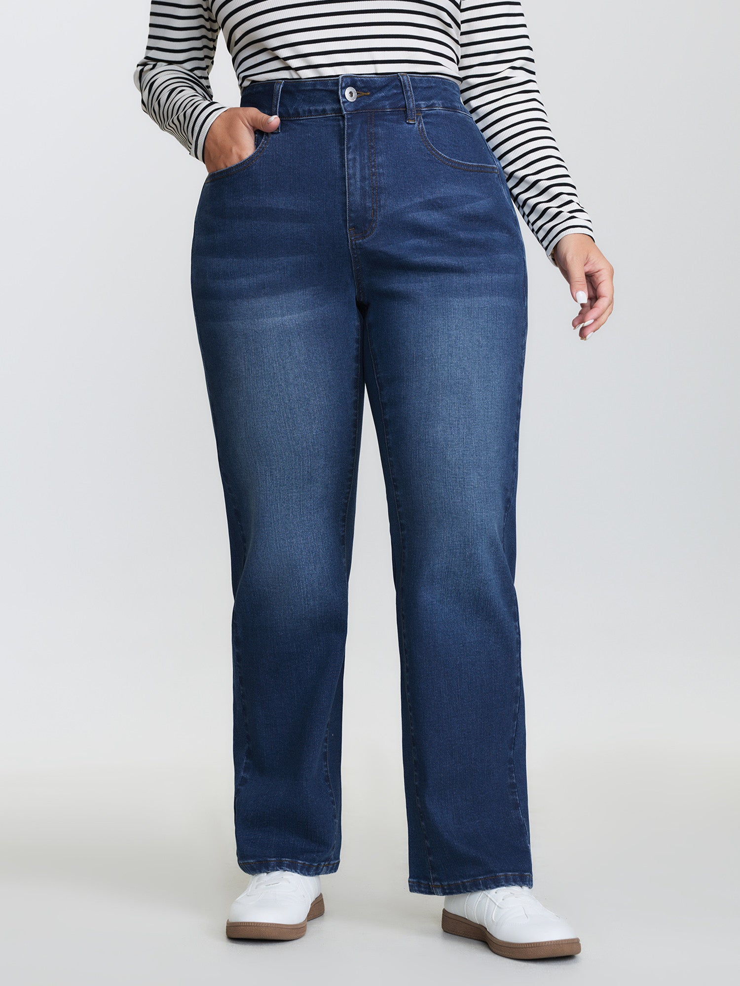 Thigh-Friendly Back Elastic Waist Straight-Leg Jeans