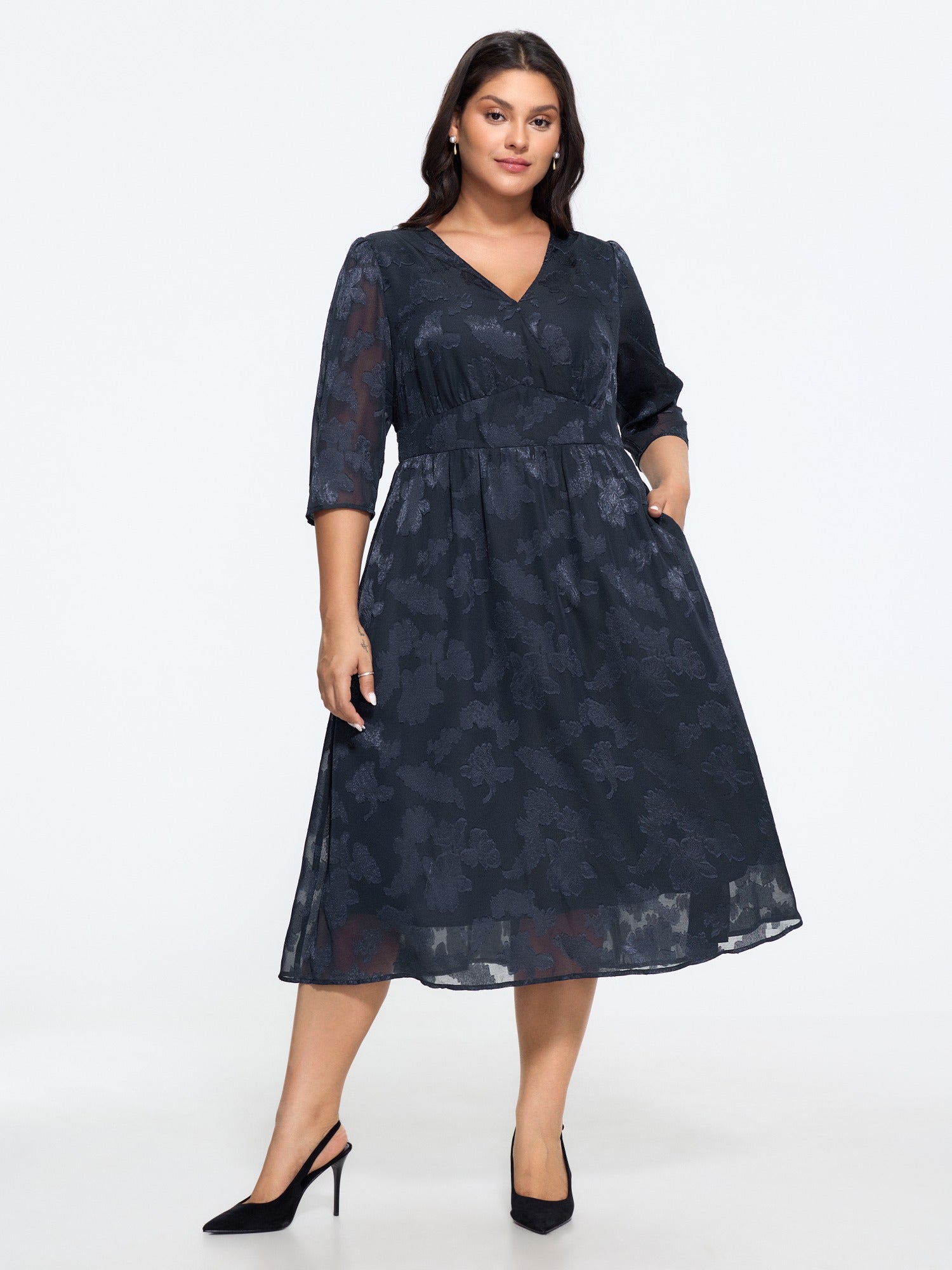 Textured Floral V‑Neck Pocket Midi Dress