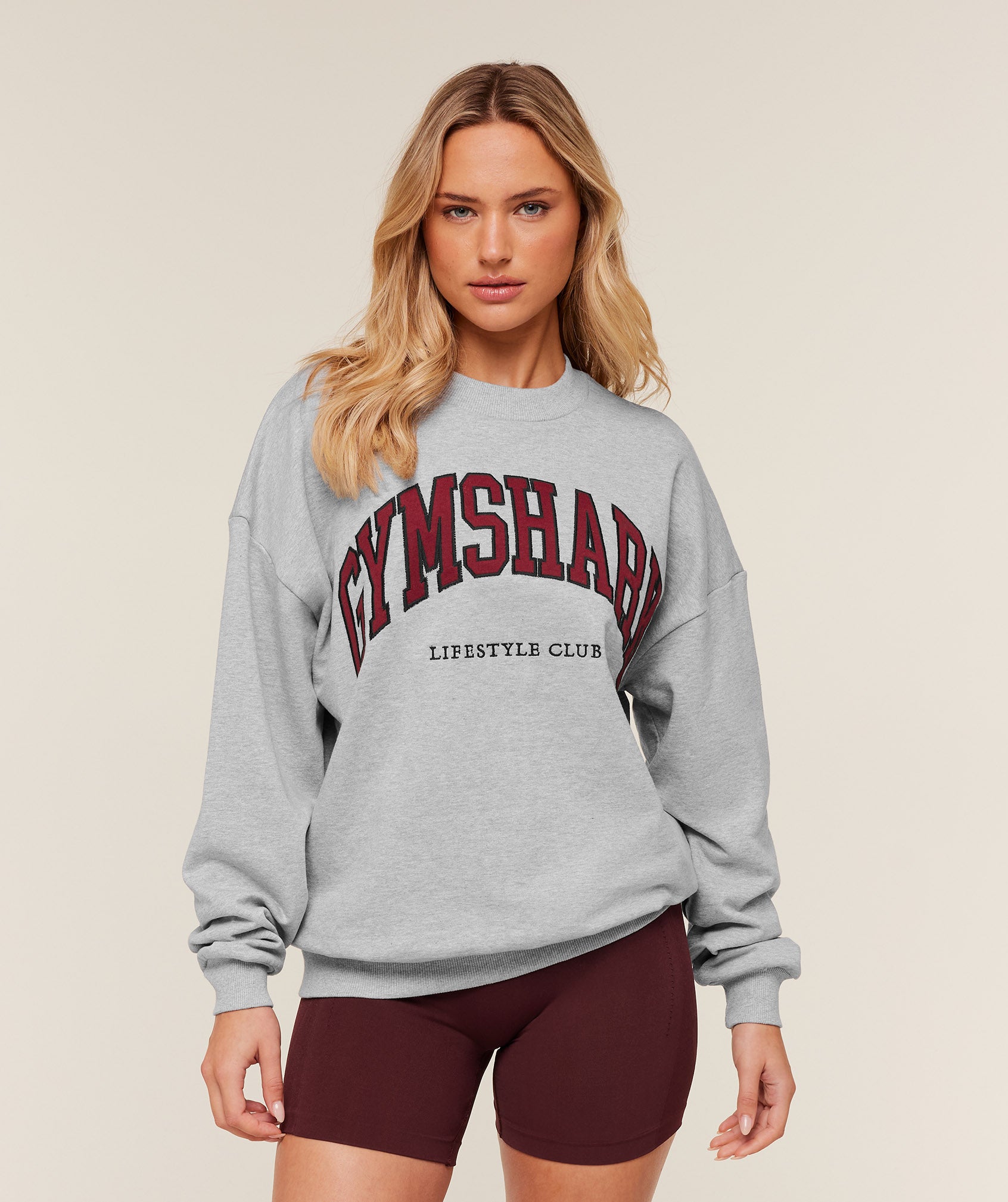 Gymshark Collegiate Graphic Crew Neck Pullover - Light Grey Core Marl/Sets Red