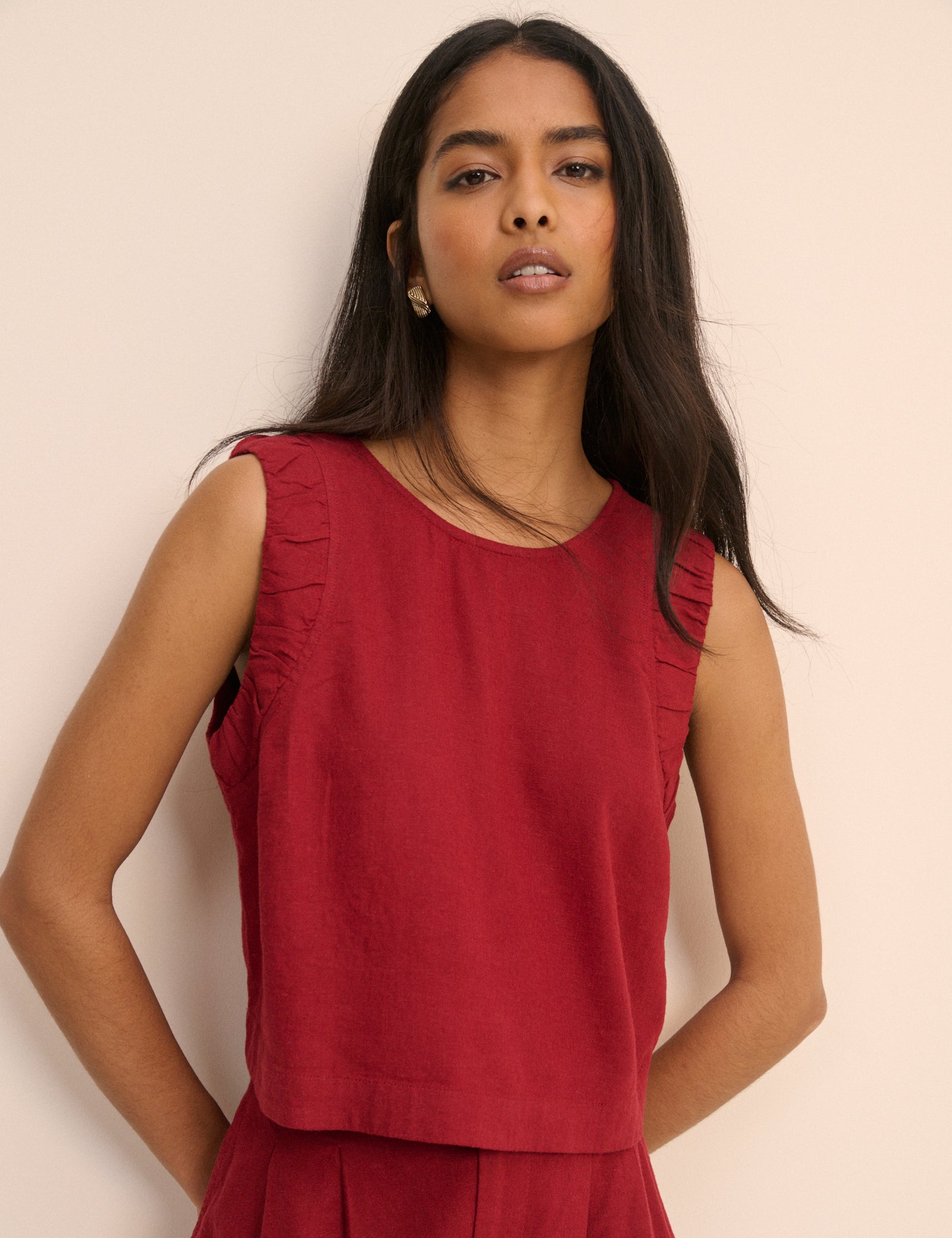 Red Linen-Rich Ruched Tank