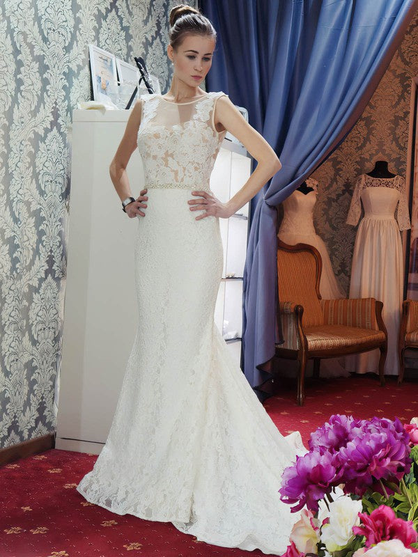 Elegant Trumpet Sleeveless Lace Court Train Wedding Dresses with Beading