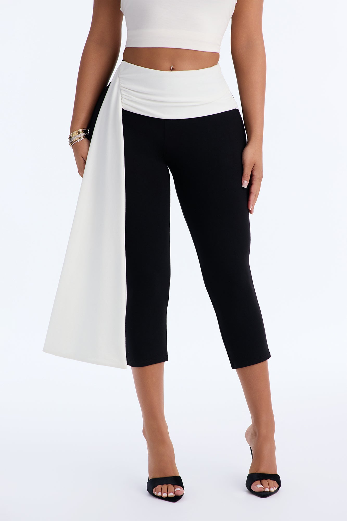 No Games Low Rise Ruched Capri Legging - Black/White