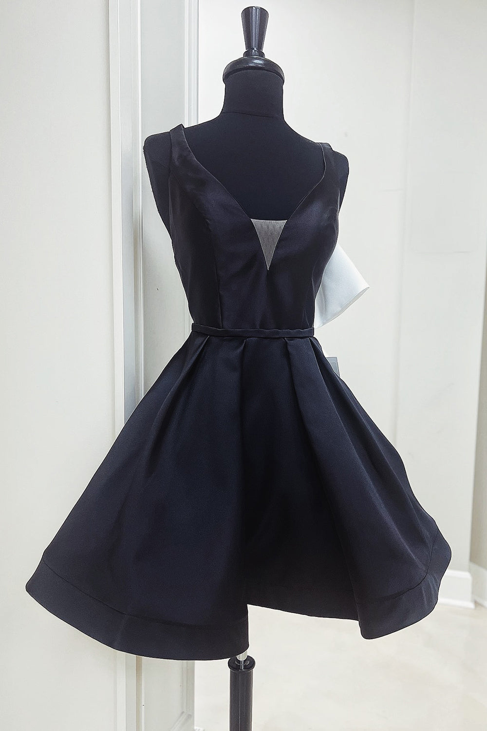 Black A Line Short Homecoming Dress/Mini Dress With Bow
